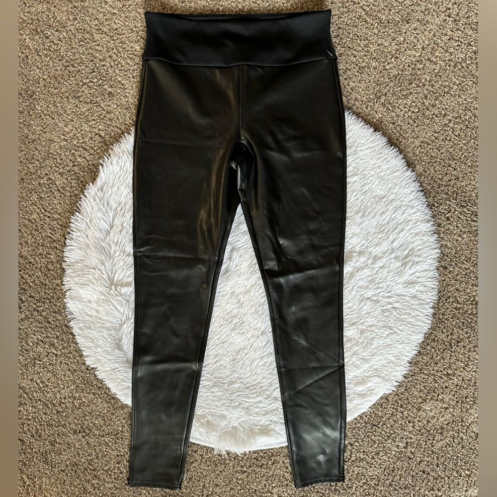Red Hot Spanx Leggings Faux Leather Stretchy Waist Black Womens Size XL